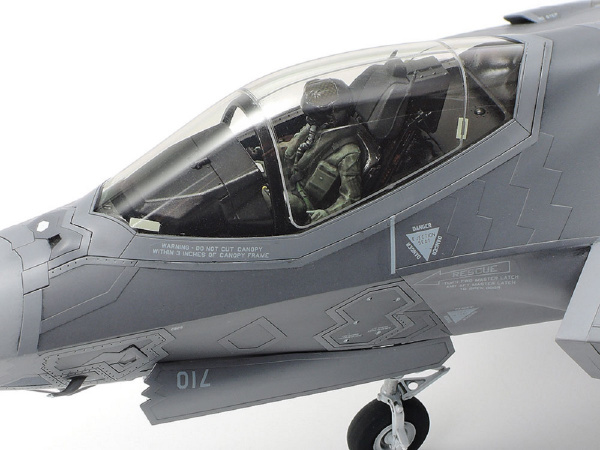 61124 Tamiya Американский истребитель-бомбардировщик Lockheed Martin F-35A Lightning (1:48)