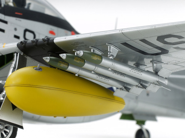 60328 Tamiya Американский истребитель North American F-51D Mustang Korean War (1:32)