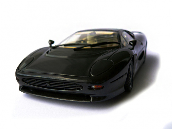 24129 Tamiya Jaguar XJ220 (1:24)