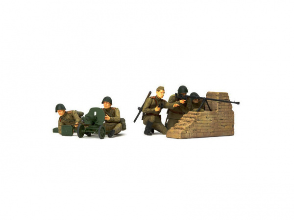 35306 Tamiya Советские пехотинцы в бою (5 фигур) с пулемётом "Максим" и ПТРД. 1943 г. (1:35)