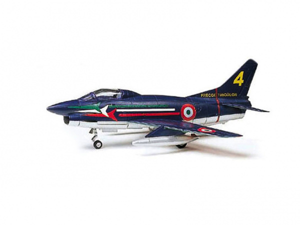 61610 Tamiya Итальянский лёгкий истребитель  Fiat G.91/R1/R4 (1:100)