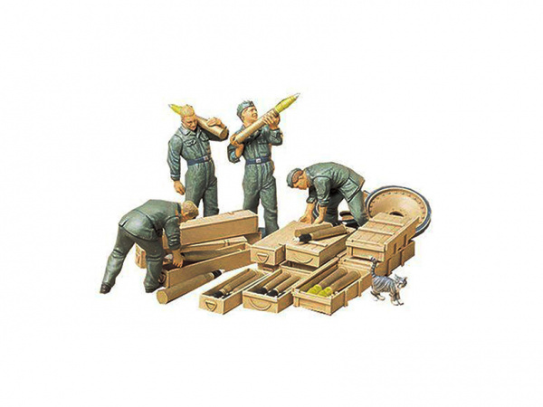 35188 Tamiya Немецкие солдаты, загружающие снаряды. (1:35)