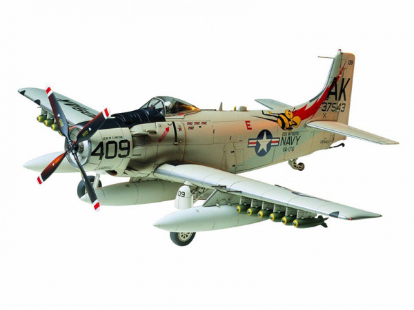 61058 Tamiya Американский штурмовик Skyraider U.S.Navy (1:48)