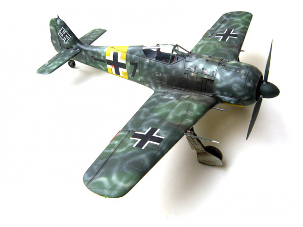 61037 Tamiya Немецкий истребитель Focke-Wulf Fw190 A-3 (1:48)