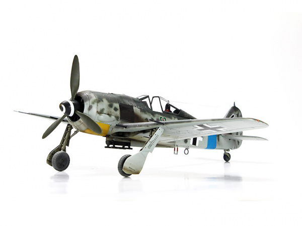 61037 Tamiya Немецкий истребитель Focke-Wulf Fw190 A-3 (1:48)