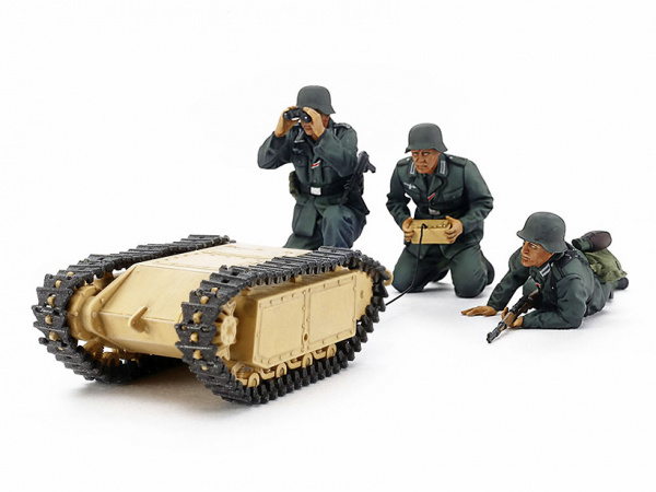 35357 Tamiya Немецкая передовая команда с гусеничной машиной Голиаф, три фигуры (1:35)