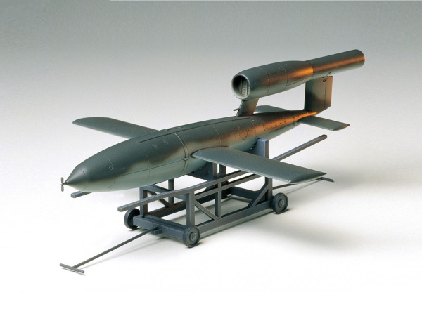 61052 Tamiya Немецкая крылатая ракета V-1 Flying Bomb Fieseler Fi103 (1:48)