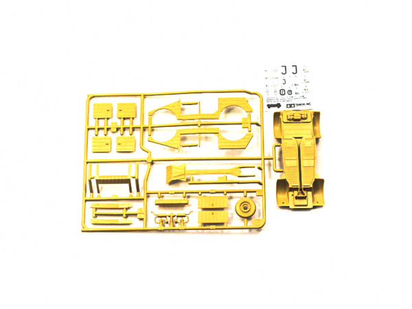 35238 Tamiya Немецкий автомобиль Kubelwagen Тype 82 (афр. корпус) с 1 фигурой (1:35)