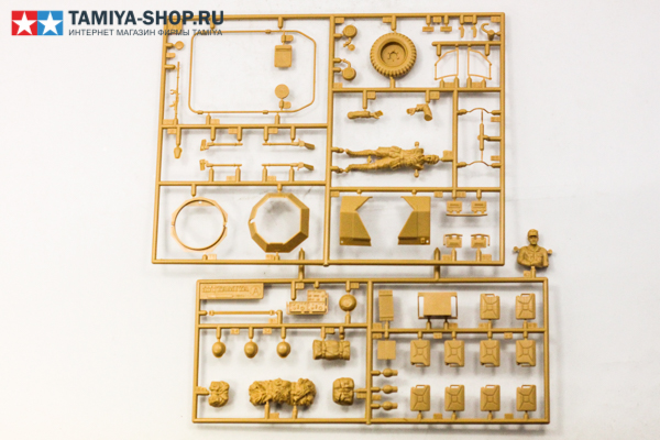 35268 Tamiya Немецкий разведывательный бронеавтомобиль Sd.Kfz.223 Leichter Panzerspähwagen (1:35)