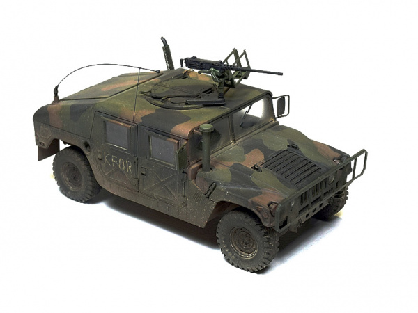 35263 Tamiya Автомобиль Хаммер с крупнокалиберным пулеметом и фигурами водителя и пулеметчика (1:35)
