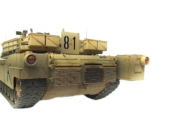 35156 Tamiya Американский танк M1A1 Abrams с 120-мм пушкой и 2 фигурами танкистов (1:35)