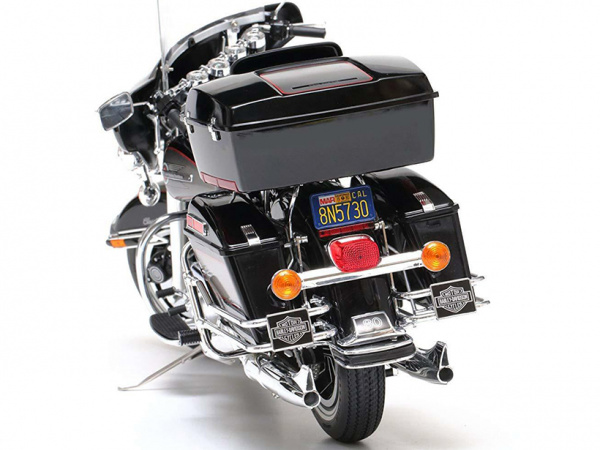 16037 Tamiya мотоцикл Harley Davidson FLH Classic – Black Version  (1:6)
