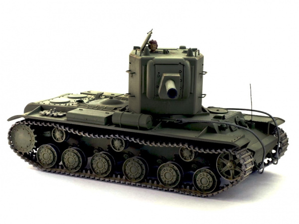 35063 Tamiya Советский тяжёлый танк КВ-2 c фигурой танкиста (1:35)