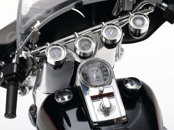 16037 Tamiya мотоцикл Harley Davidson FLH Classic – Black Version  (1:6)