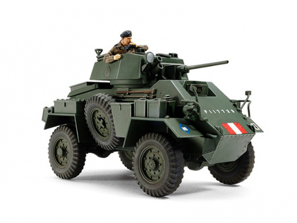 32587 Tamiya Английский бронеавтомобиль 7-ton Armored Car Mk.IV с фигурой командира (1:48)