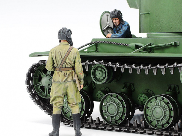 35375 Tamiya Советский тяжелый танк КВ-2, с двумя фигурами (1:35)