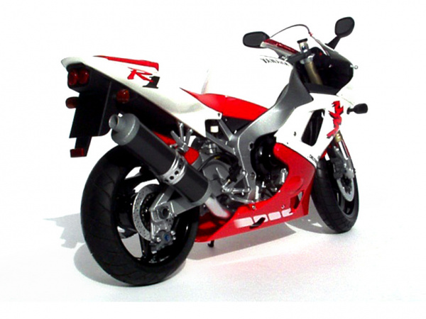 14073 Tamiya Мотоцикл Yamaha YZF R-1 (1:12)