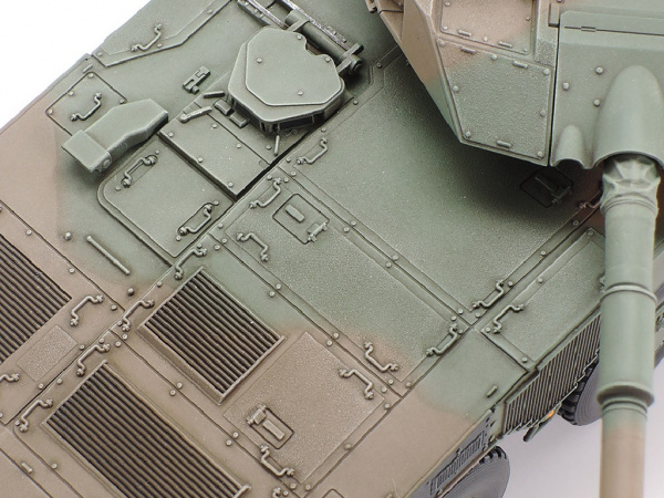 32596 Tamiya Японский БТР JGSDF TYPE 16, с фигурой командира (1:48)