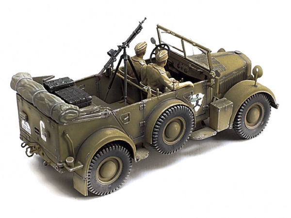 37015 Tamiya Немецкий автомобиль Horch Kfz.15 африканский корпус, с 3-мя фигурами и вооружением (1:3