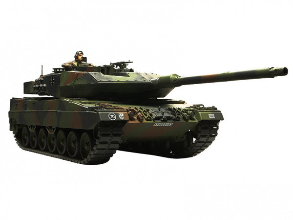 35271 Tamiya Немецкий основной танк Леопард, 2001г. с тремя фигурами танкистов. (1:35)