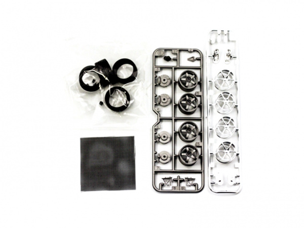 24258 Tamiya Nissan Skyline GT-R V-spec II (R34) (1:24)