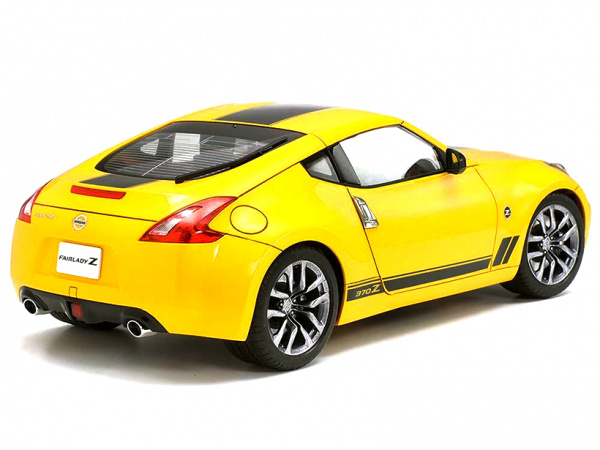 24348 Tamiya Nissan 370Z Heritage edition (1:24)