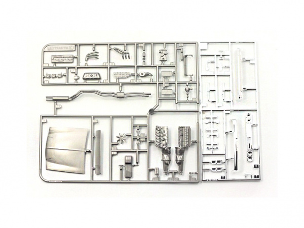 24194 Tamiya Nissan Skyline 2000 GT-R (1:24)