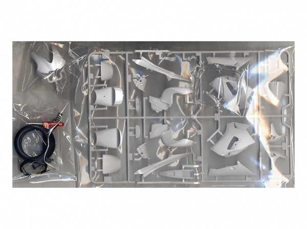 14100 Tamiya Yamaha YZR-M1'04 No.7/No.33 (1:12)