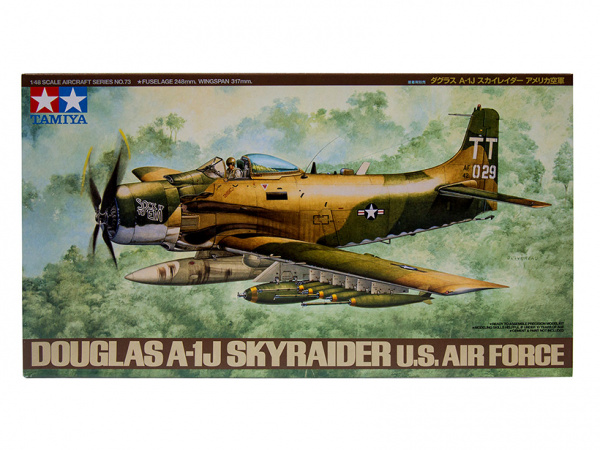 61073 Tamiya Американский штурмовик Douglas A-1J Skyraider U.S. Air Force (1:48)