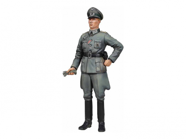 25154 Tamiya Офицер вермахта и танкист африканский корпус (1:35)