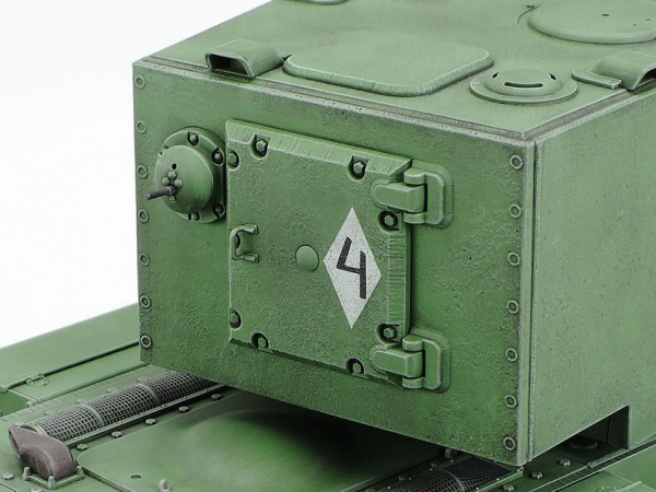 35375 Tamiya Советский тяжелый танк КВ-2, с двумя фигурами (1:35)