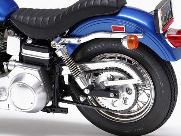 16039 Tamiya Harley Davidson FXE1200 Super Glide (1:6)