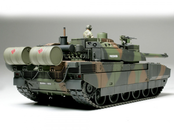 35362 Tamiya Французский основной танк Leclerc Series 2, с фигурой командира. (1:35)