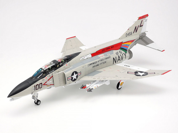 61121 Tamiya Американский палубный истребитель F-4B Phantom II (1:48)