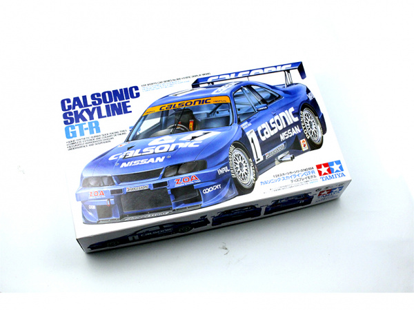 24184 Tamiya Nissan Calsonic Skyline GT-R  (1:24)