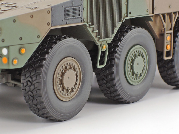 32596 Tamiya Японский БТР JGSDF TYPE 16, с фигурой командира (1:48)