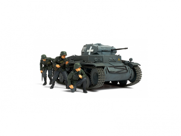 35299 Tamiya Немецкий лёгкий танк PzKw II  Ausf C, польская кампания с тремя фигурами (1:35)
