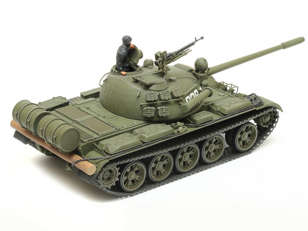 32598 Tamiya Советский средний танк 55 с фигурой командира (1:48)