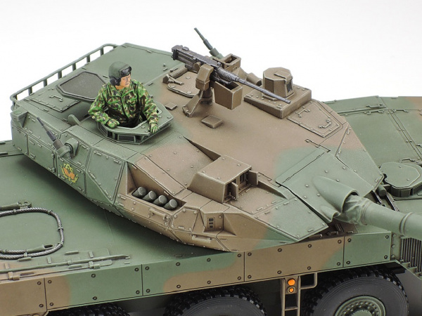 32596 Tamiya Японский БТР JGSDF TYPE 16, с фигурой командира (1:48)